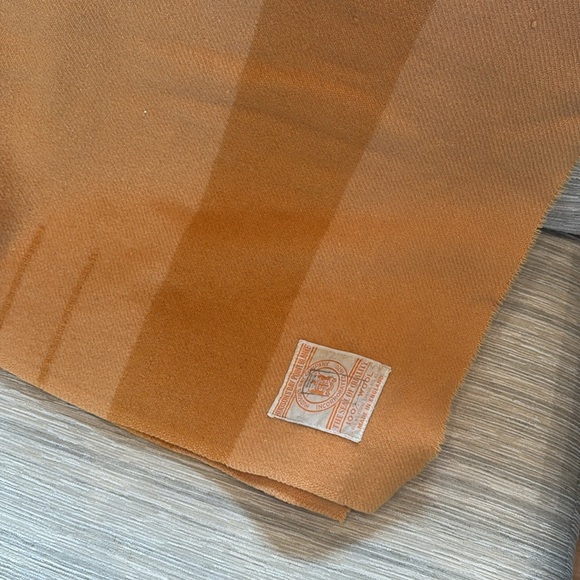 Hudson's Bay Company 60" x 86" Twin 3.5 Point Blanket cutter hole/staining - Picture 11 of 13